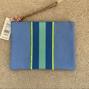 NWT Vineyard Vines Tri-Stripe Pom Pom Clutch